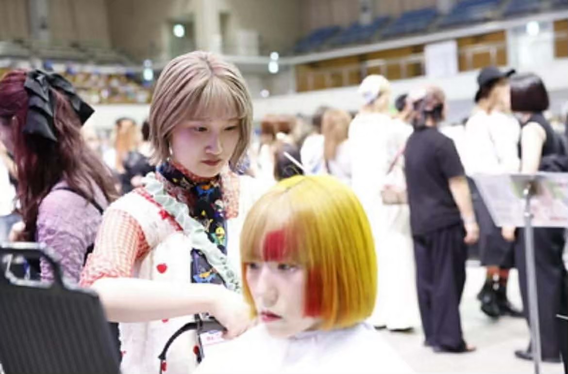 コンテストでのヘアメイク